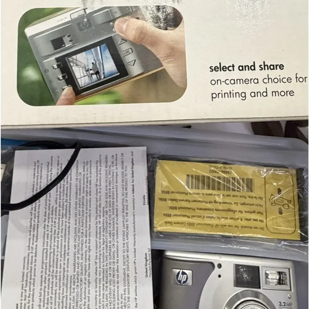 HP Photosmart 735 3.2MP Digital Camera Complete in Box Tested Working